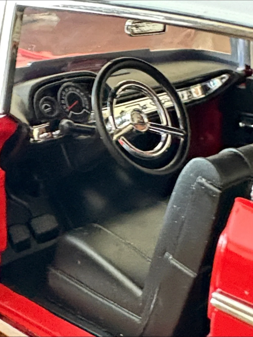Motor max bright red